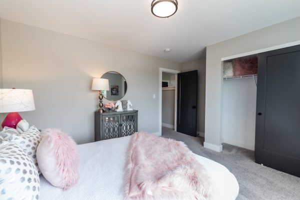 Waverly Bedroom - 1.5 Story House Plans in MO