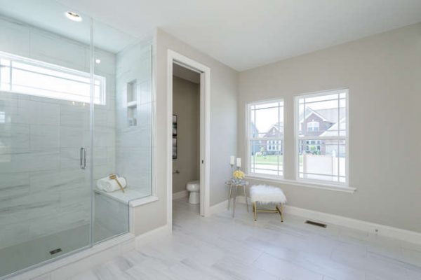Glenhurst II Primary Bath - 1.5 Story House Plans in MO