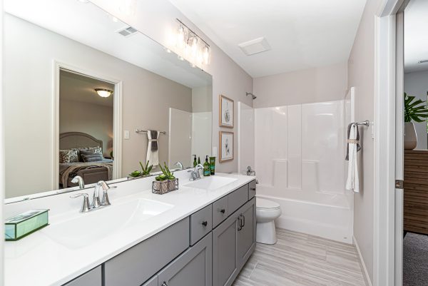 Wyndham Full Bath - 1.5 Story House Plans in MO