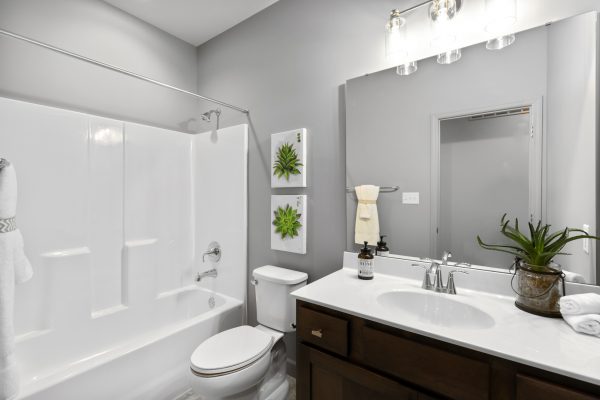 Woodside Full Bath - Ranch House Plans in MO
